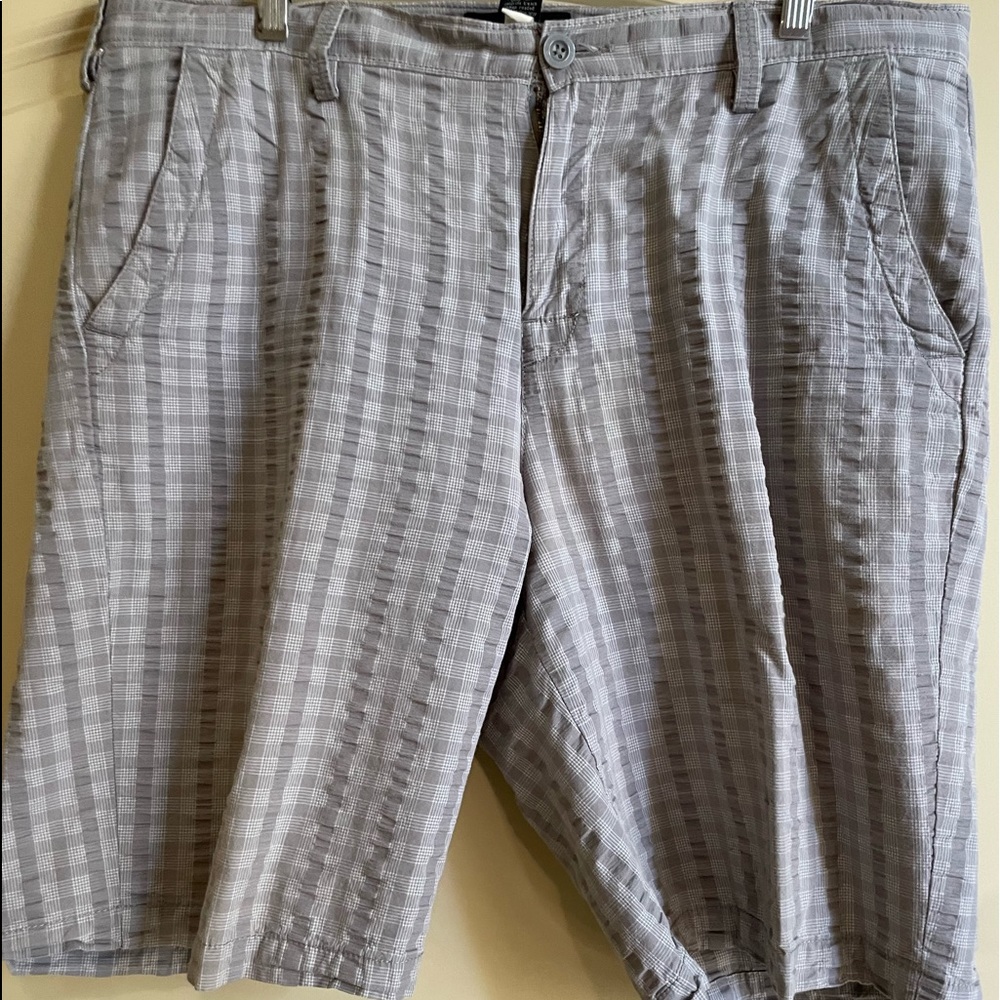 Men’s Gray/White Checked Shorts